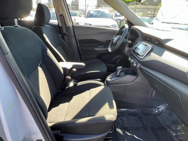 2025 Nissan Kicks S