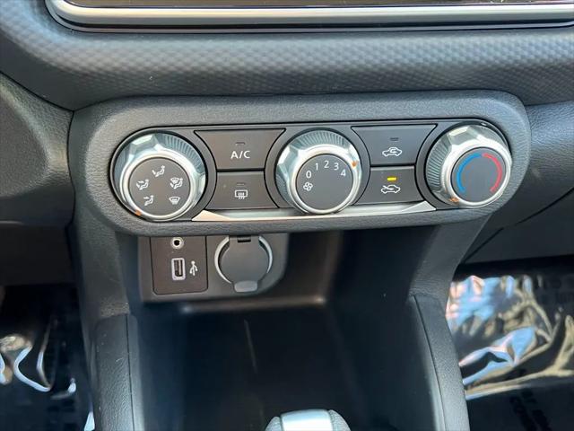 2025 Nissan Kicks S