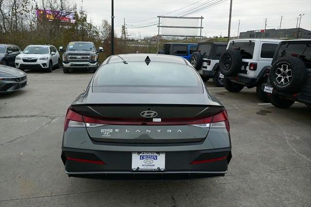 2025 Hyundai Elantra SEL Sport