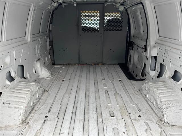 2001 Ford E-150 Commercial