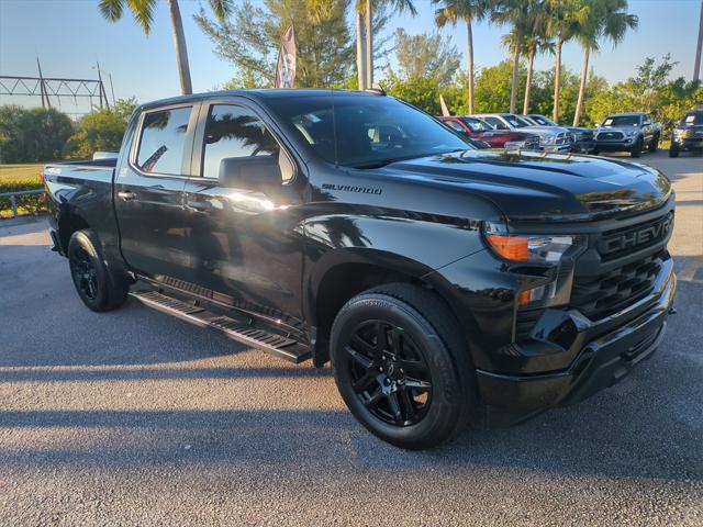 2023 Chevrolet Silverado 1500 4WD Crew Cab Short Bed Custom 2023 Chevrolet Silverado 1500 4WD Crew Cab Short Bed Custom