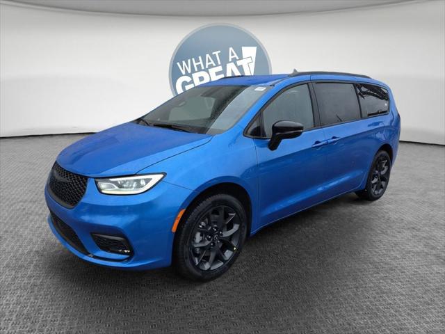 2026 Chrysler Pacifica PACIFICA SELECT AWD