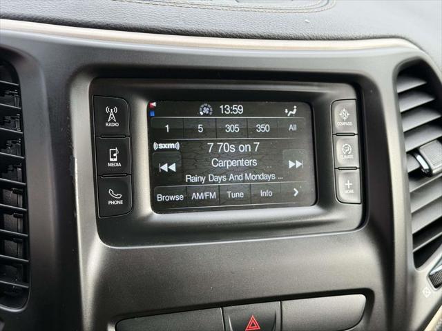 2016 Jeep Cherokee Sport 2016 Jeep Cherokee Sport