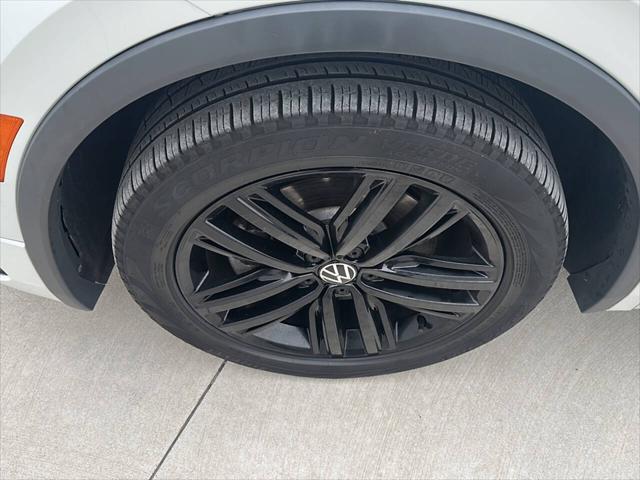 2022 Volkswagen Tiguan 2.0T SE R-Line Black