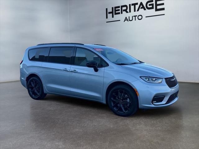 2026 Chrysler Pacifica Select AWD