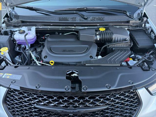 2026 Chrysler Pacifica Select AWD
