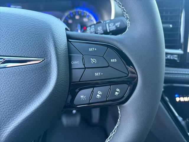 2026 Chrysler Pacifica Select AWD
