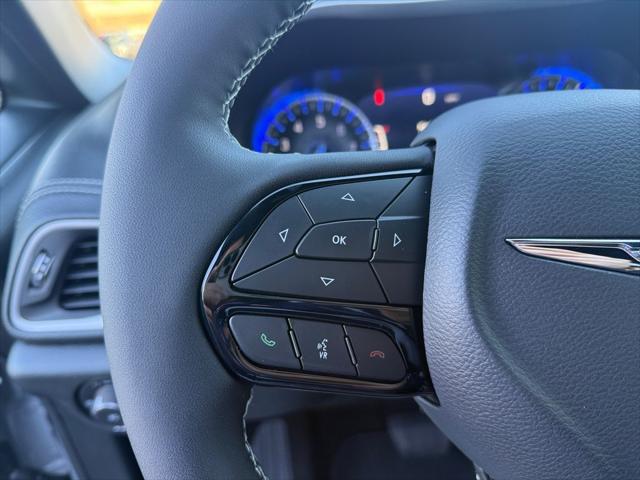 2026 Chrysler Pacifica Select AWD