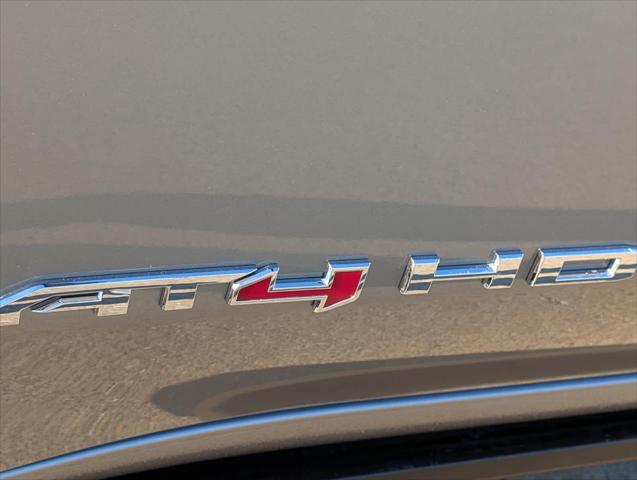 2026 GMC Sierra 2500HD Crew Cab, Standard Bed, AT4, 4WD