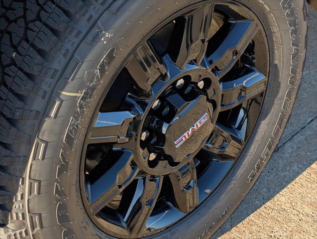 2026 GMC Sierra 2500HD Crew Cab, Standard Bed, AT4, 4WD