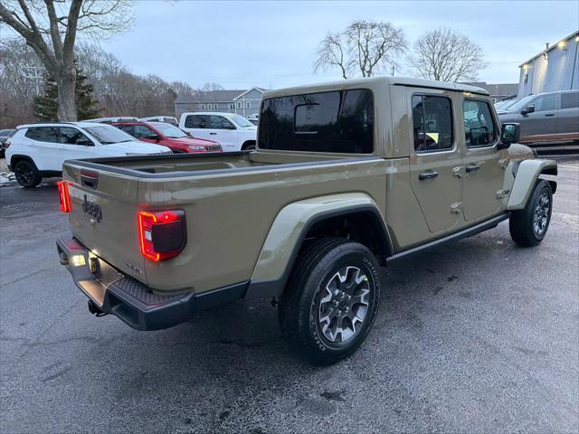 2026 Jeep Gladiator GLADIATOR SAHARA 4X4