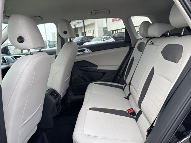 2026 Volkswagen Taos SE