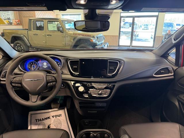 2026 Chrysler Pacifica Select AWD
