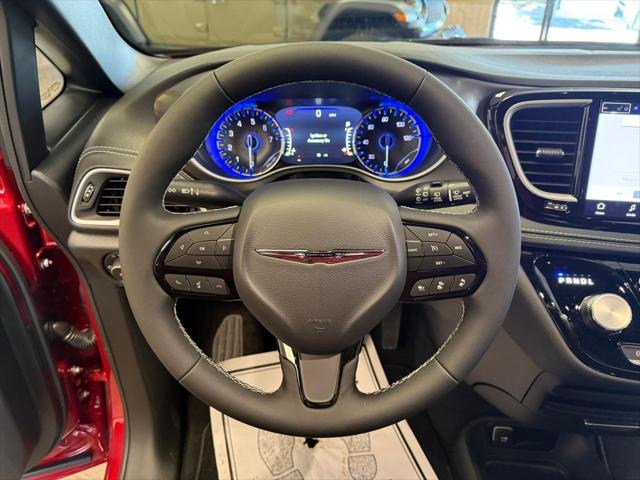 2026 Chrysler Pacifica Select AWD