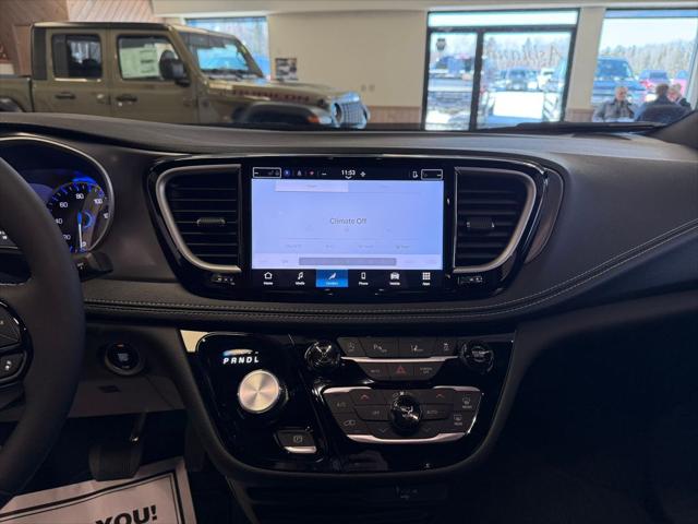 2026 Chrysler Pacifica Select AWD