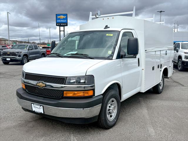 2025 Chevrolet Express Cutaway Work Van