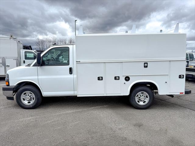 2025 Chevrolet Express Cutaway Work Van