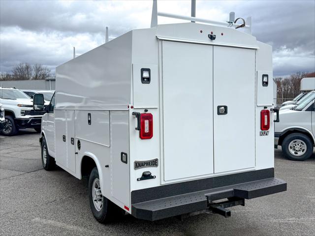 2025 Chevrolet Express Cutaway Work Van