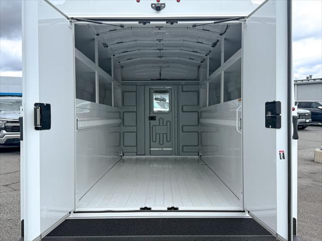 2025 Chevrolet Express Cutaway Work Van
