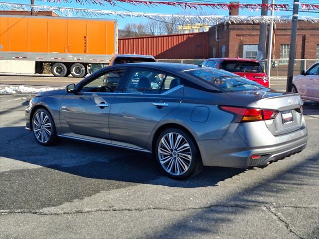 2023 Nissan Altima SL FWD