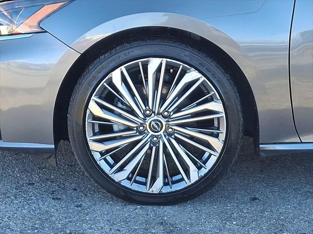 2023 Nissan Altima SL FWD