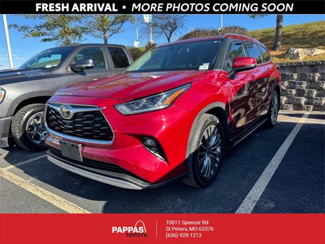 2021 Toyota Highlander Platinum's photo