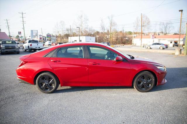 2022 Hyundai Elantra SEL 2022 Hyundai Elantra SEL