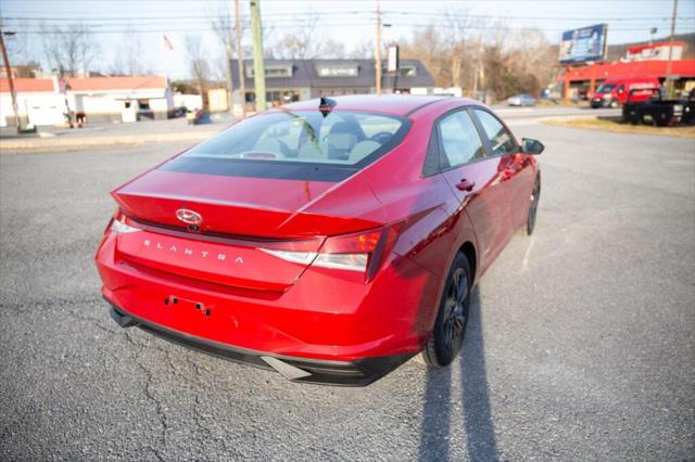 2022 Hyundai Elantra SEL 2022 Hyundai Elantra SEL