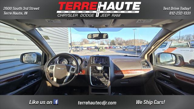 2016 Chrysler Town and Country Touring 2016 Chrysler Town and Country Touring