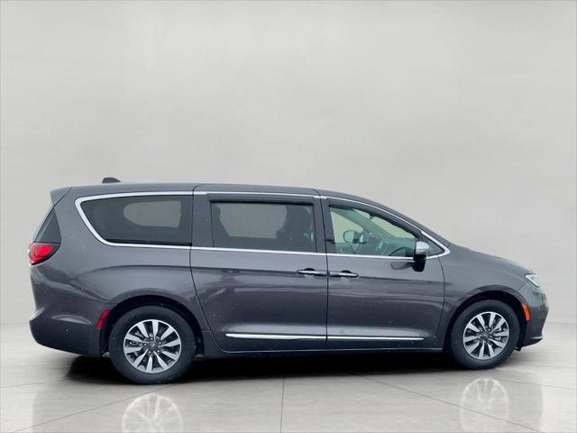 2023 Chrysler Pacifica Hybrid Limited