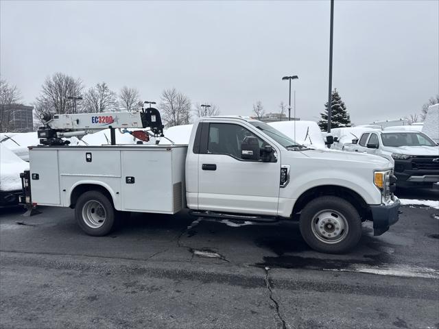 2017 Ford F-350 Chassis XL 2017 Ford F-350 Chassis XL