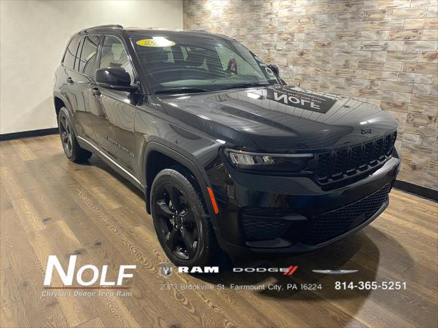 2023 Jeep Grand Cherokee Altitude 4x4 2023 Jeep Grand Cherokee Altitude 4x4