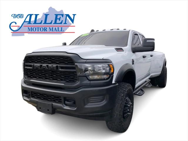 2023 RAM 3500 Tradesman Crew Cab 4x4 8 Box