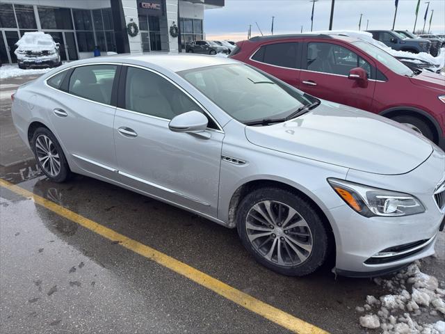 2017 Buick LaCrosse Essence 2017 Buick LaCrosse Essence