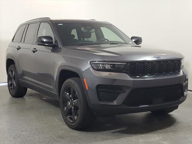 2022 Jeep Grand Cherokee Altitude 4x2