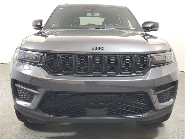 2022 Jeep Grand Cherokee Altitude 4x2