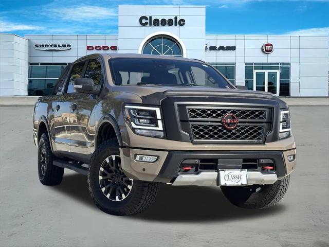 2023 Nissan TITAN Crew Cab PRO-4X 4x4