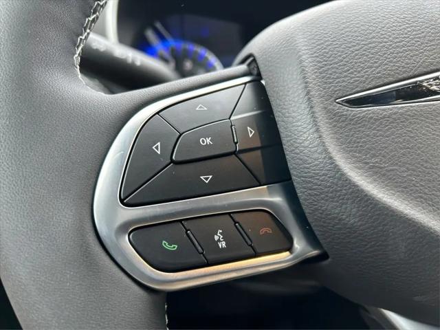 2026 Chrysler Pacifica Select AWD