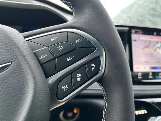 2026 Chrysler Pacifica Select AWD