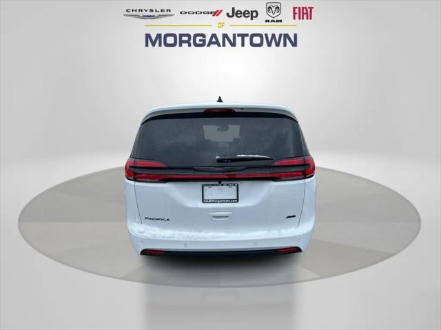 2026 Chrysler Pacifica Select AWD