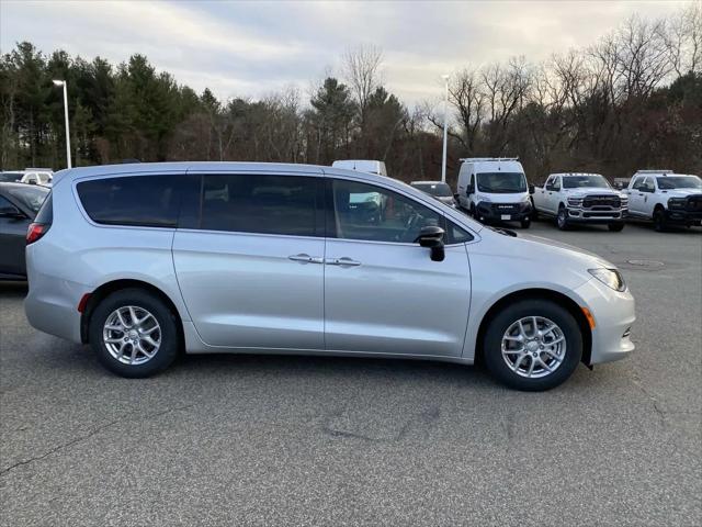 2026 Chrysler Voyager LX