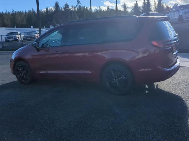 2026 Chrysler Pacifica Select AWD
