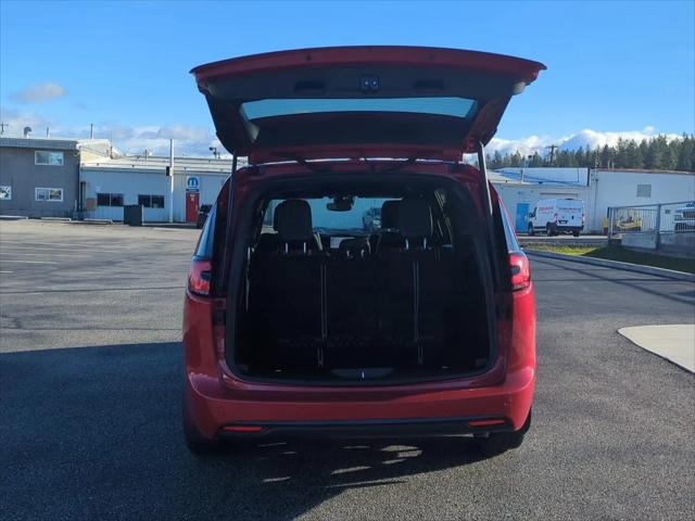 2026 Chrysler Pacifica Select AWD