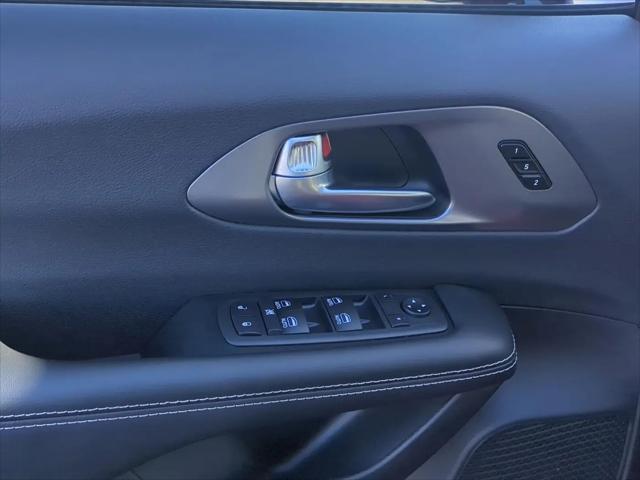 2026 Chrysler Pacifica Select AWD