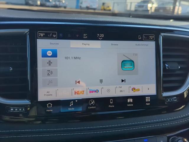 2026 Chrysler Pacifica Select AWD