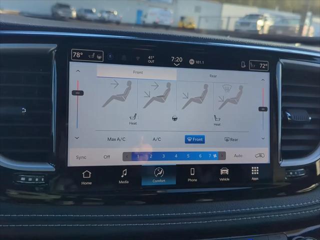 2026 Chrysler Pacifica Select AWD