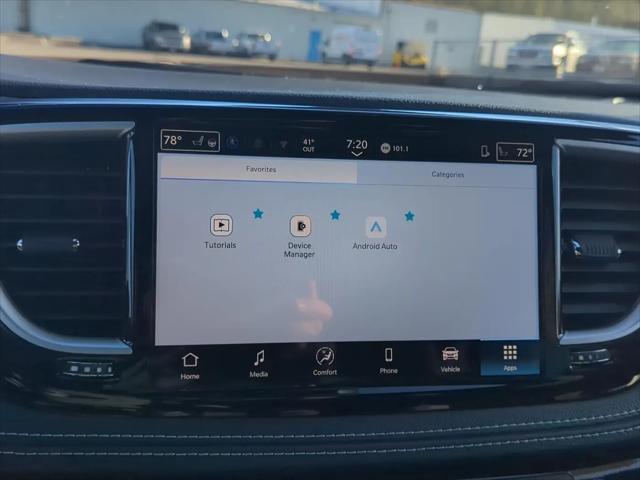 2026 Chrysler Pacifica Select AWD
