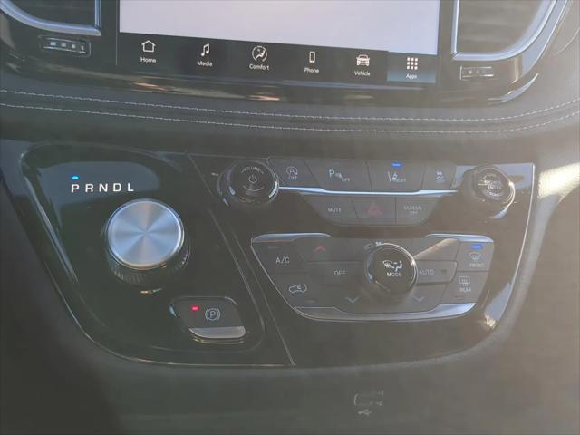 2026 Chrysler Pacifica Select AWD
