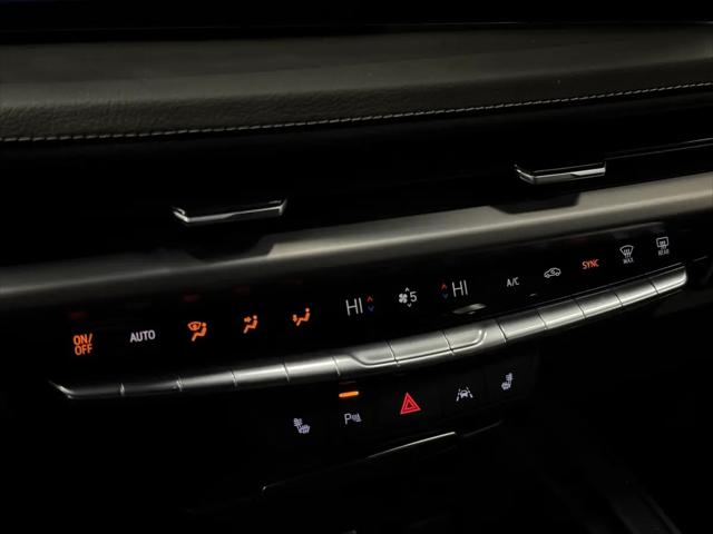 2024 Cadillac XT4 FWD Premium Luxury