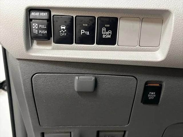 2017 Toyota Sienna XLE 7 Passenger